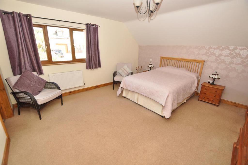 Master bedroom 2 with En-suite