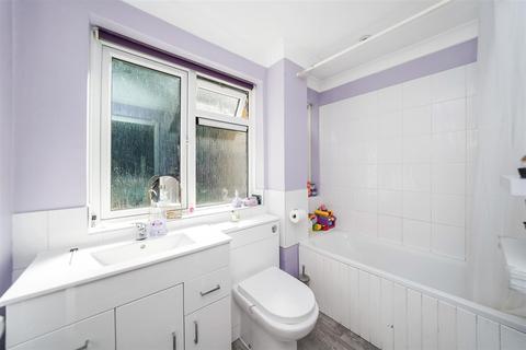 27 The Copse, London, E4 6BH