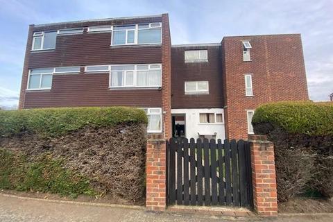 1 bedroom apartment to rent, Victory Court, High Street, Addlestone