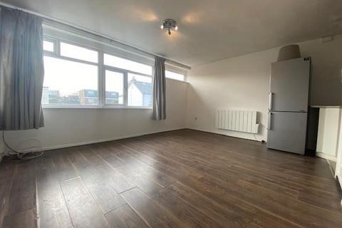 1 bedroom apartment to rent, Victory Court, High Street, Addlestone