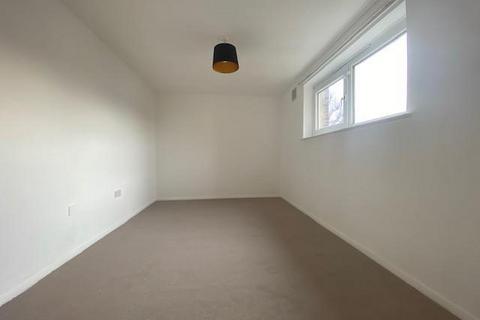 1 bedroom apartment to rent, Victory Court, High Street, Addlestone