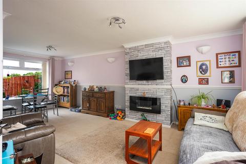 118 Kirkfield Road, Withernsea, HU19 2LD