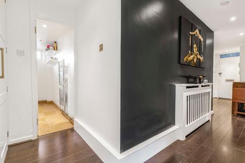 1 bedroom flat for sale, Old Market Square, London, E2