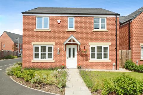 4 bedroom detached house for sale, Garden Village Lane, Leeds LS25