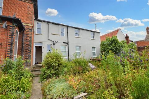 2 bedroom flat for sale, St. Margarets Close, Cromer