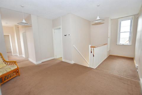 2 bedroom flat for sale, St. Margarets Close, Cromer