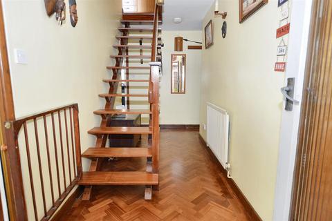 3 bedroom chalet for sale, Sandy Lane, Cromer