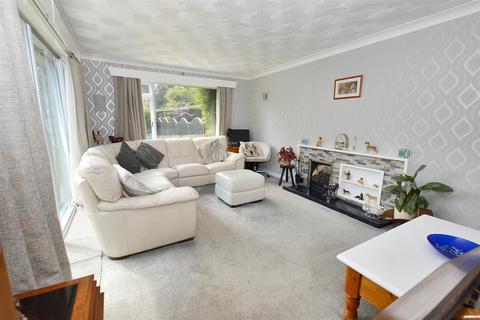 3 bedroom chalet for sale, Sandy Lane, Cromer