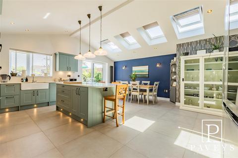 138 Connaught Avenue, Frinton-on-sea, CO13 9AD