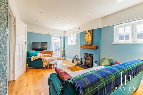 138 Connaught Avenue, Frinton-on-sea, CO13 9AD