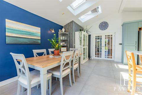 138 Connaught Avenue, Frinton-on-sea, CO13 9AD