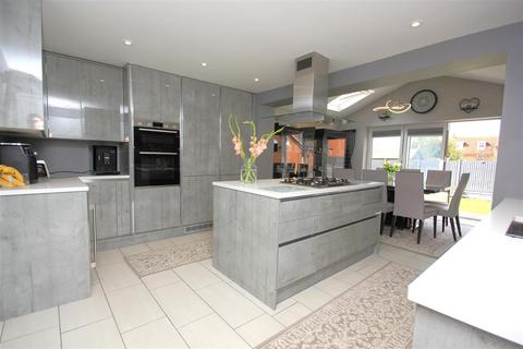 101 Station Road, Irchester, Wellingborough, NN29 7EJ
