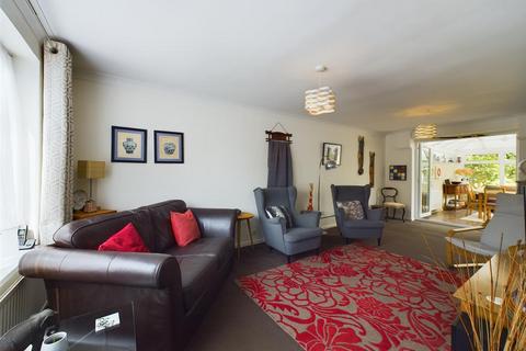 73 Beeches Crescent, Crawley, RH10 6BU