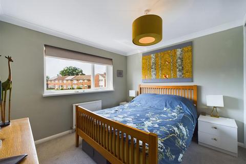 73 Beeches Crescent, Crawley, RH10 6BU