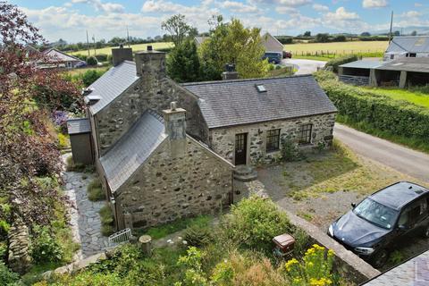 5 bedroom detached house for sale, Glanrhyd, Pentreuchaf - 2.88ac