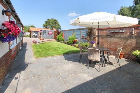 4 bedroom semi-detached house for sale, Links Avenue, Hellesdon, Norwich, Norfolk, NR6