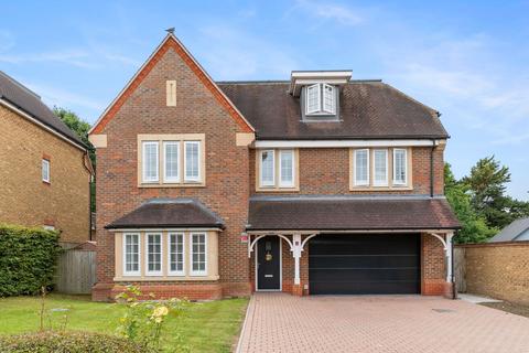 7 bedroom detached house to rent, Priest Hill Close, Epsom, KT17