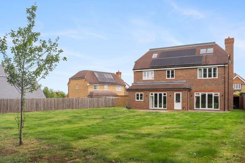 7 bedroom detached house to rent, Priest Hill Close, Epsom, KT17