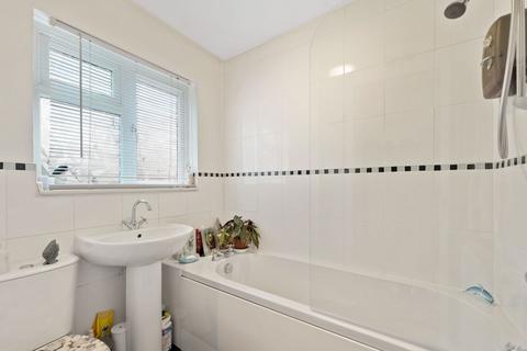 20 Barker Hill, Lowdham, Nottingham, NG14 7BH