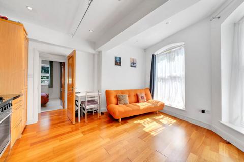 1 bedroom flat for sale, Grafton Road, London NW5