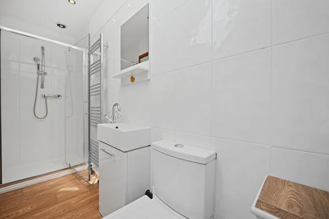 2d Victoria Road, Sutton, SM1 4RT