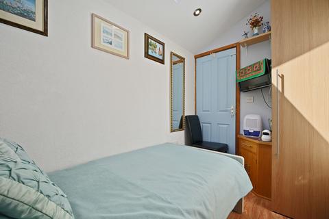 2d Victoria Road, Sutton, SM1 4RT