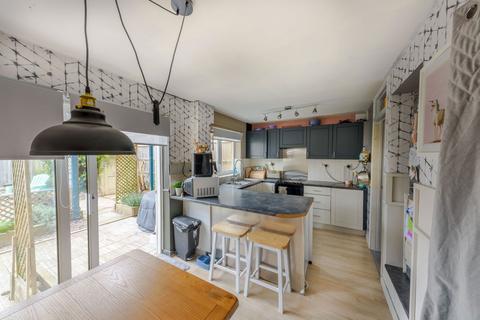80 Eldorado Close, Studley, B80 7LB