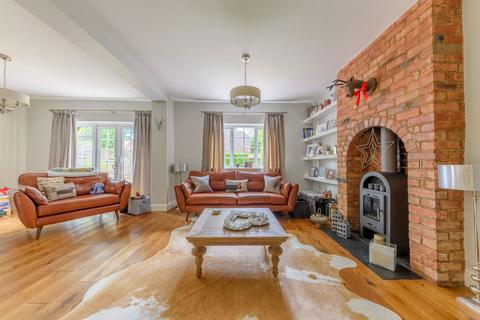 231 Birchfield Road, Redditch, B97 4LX