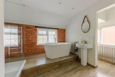 231 Birchfield Road, Redditch, B97 4LX