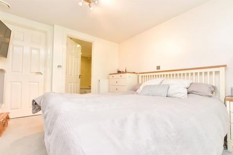 1 bedroom ground floor flat for sale, Old School Close, Redhill, Surrey