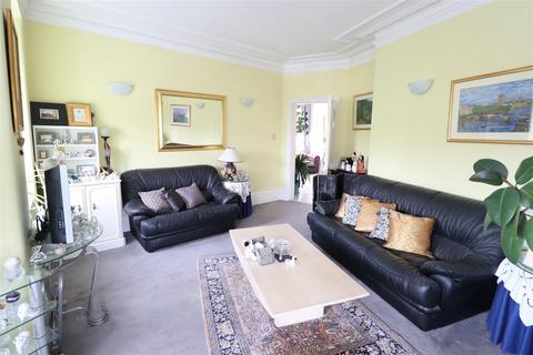 4 bedroom flat for sale, Avenue Mansions, Finchley Road, NW3