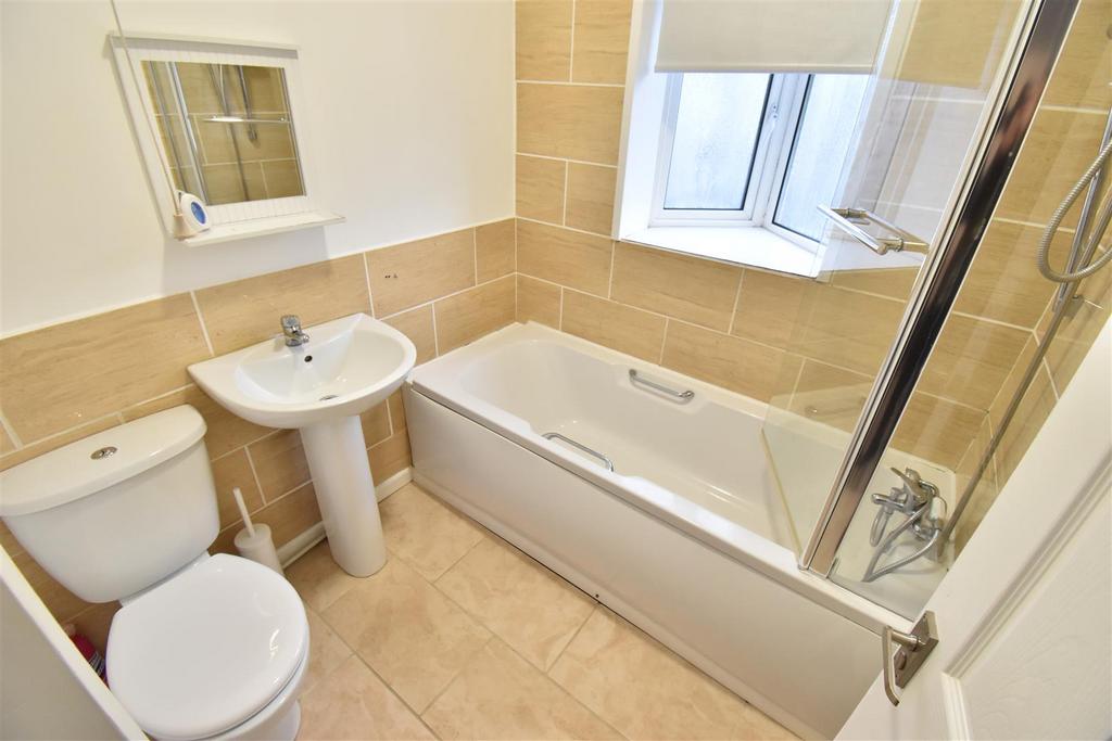 Faimoly bathroom.JPG