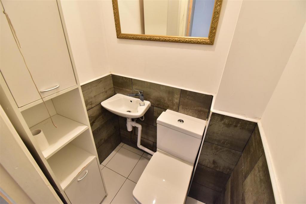 Downstairs toilet.JPG