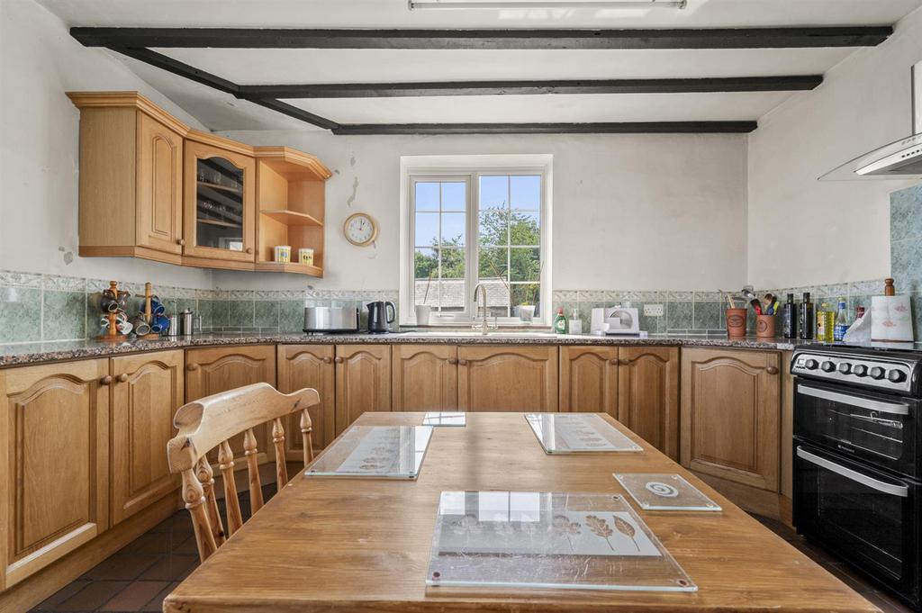 Breakfast Kitchen   table.jpg