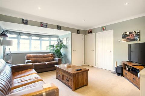 3 Bryan Close, Hurworth, Darlington, DL2 2AS
