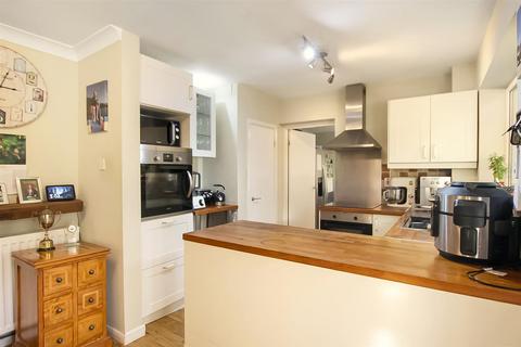 3 Bryan Close, Hurworth, Darlington, DL2 2AS