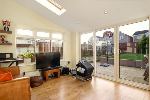 3 Bryan Close, Hurworth, Darlington, DL2 2AS