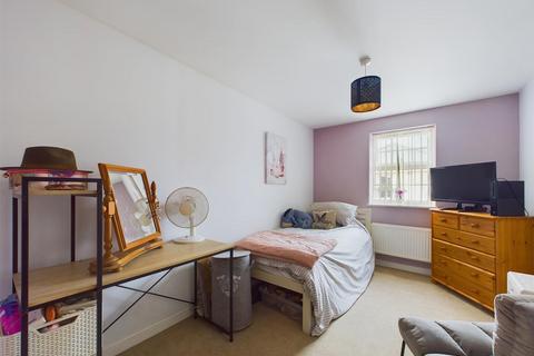 16e Bowthorpe Drive, Brockworth, Gloucester, GL3 4FS