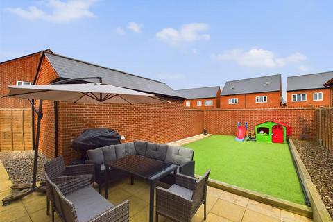 3 bedroom detached house for sale, Leighton Close, Twigworth, Gloucester