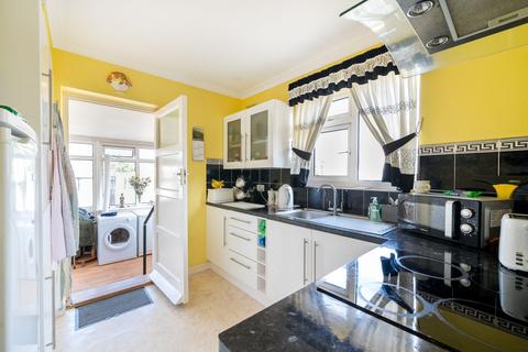 2 bedroom semi-detached bungalow for sale, Sandhill Close, Harrogate, HG1