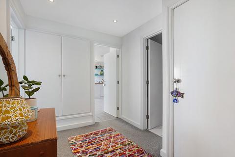 6 Castle Bay, Sandgate, Folkestone, CT20 3DU