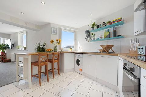 6 Castle Bay, Sandgate, Folkestone, CT20 3DU