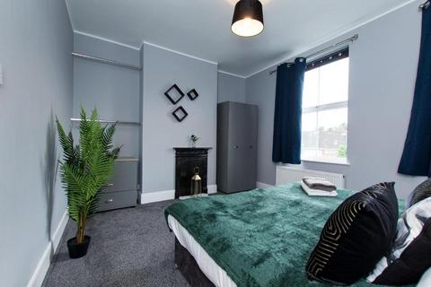 5 bedroom serviced apartment to rent, Burgass Road, Nottingham NG3