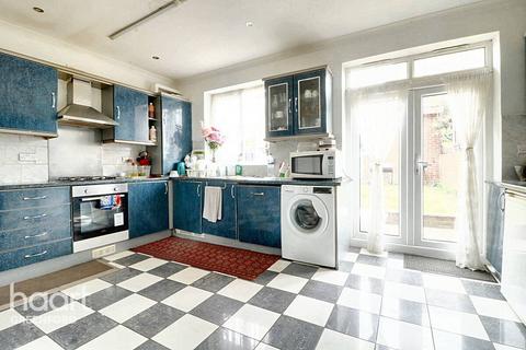 5 bedroom terraced house for sale, Westbury Avenue, Southall