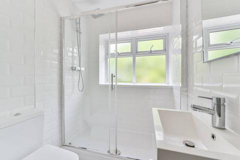84 Turenne Close, London, SW18 1JW