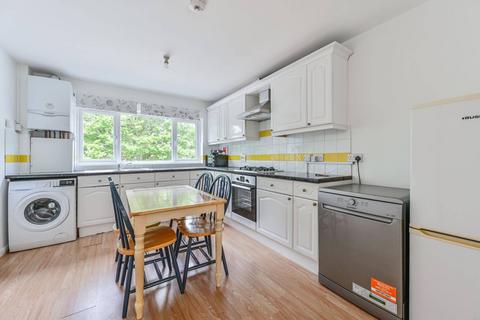 84 Turenne Close, London, SW18 1JW