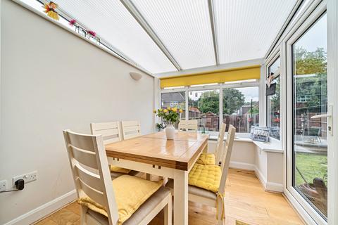 78 Bassetts Way, Farnborough, Orpington, BR6 7AG
