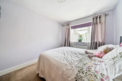 78 Bassetts Way, Farnborough, Orpington, BR6 7AG