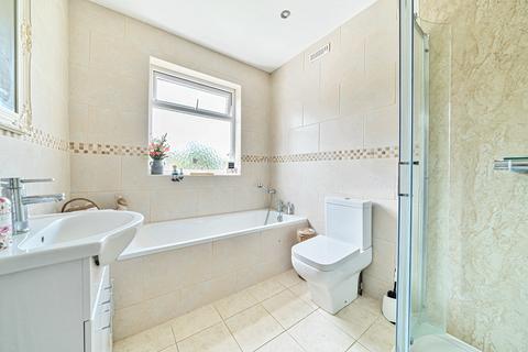 78 Bassetts Way, Farnborough, Orpington, BR6 7AG