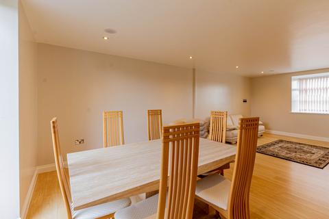 2 bedroom penthouse for sale, Callow Court, Chelmsford, CM2